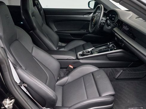 Used 2024 Porsche 911 Carrera image 22