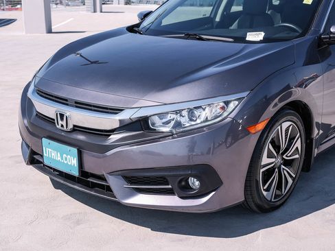 Used 2018 Honda Civic EX-T image 11