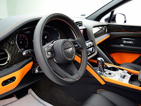 New 2025 Bentley Bentayga image 22