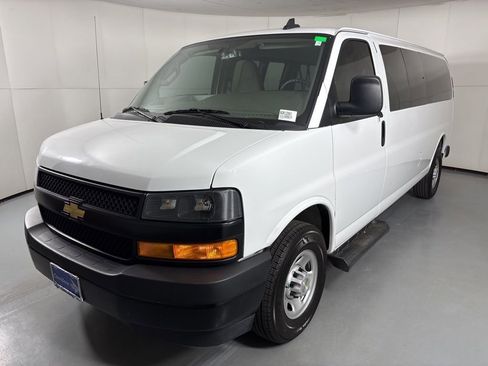 Used 2023 Chevrolet Express 3500 LS RWD image 4