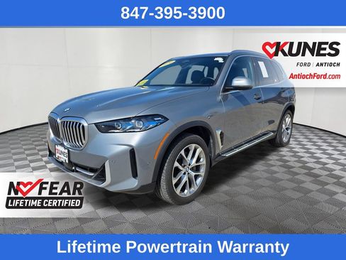 Used 2024 BMW X5 xDrive40i w/ Premium Package image 3