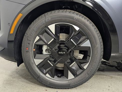 New 2026 Kia Sportage SX FWD image 9