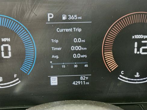 Used 2025 Hyundai Kona SEL FWD image 19