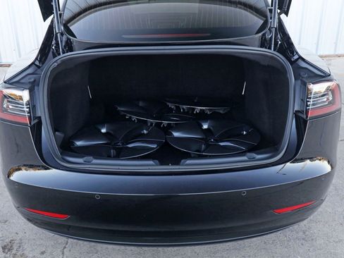 Used 2019 Tesla Model 3 Standard Range Plus image 10