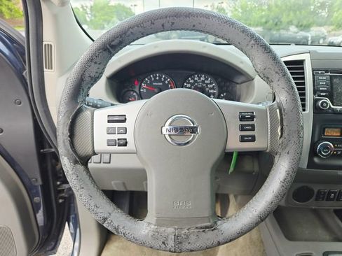 Used 2015 Nissan Frontier SV w/ SV Value Truck Package RWD image 16