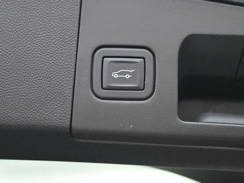 Used 2024 Cadillac XT4 Premium Luxury w/ Active Safety Package FWD image 22