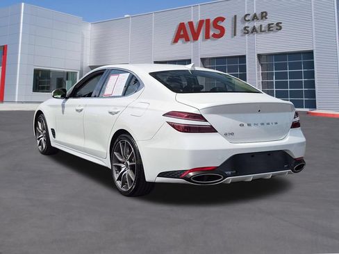 Used 2025 Genesis G70 2.5T RWD image 9