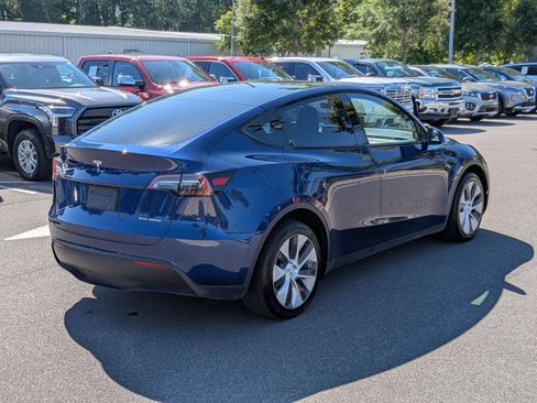 Used 2023 Tesla Model Y Long Range AWD/4WD image 3