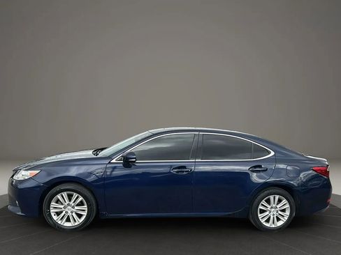 Used 2014 Lexus ES 350 w/ Premium Package FWD image 2