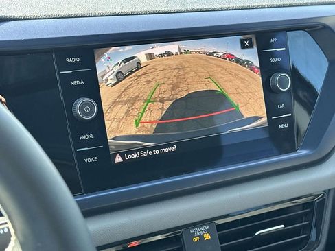 Used 2023 Volkswagen Taos SE w/ Panoramic Sunroof Package image 29