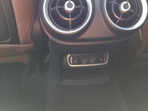 Used 2019 Alfa Romeo Stelvio AWD image 19