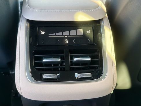 New 2026 Volvo XC90 T8 Plus w/ Protection Package Premier AWD/4WD image 25
