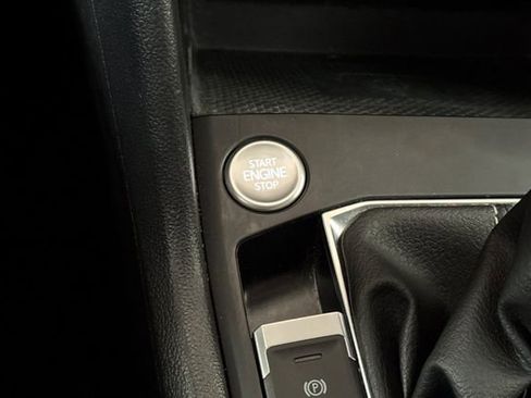 Certified 2022 Volkswagen Taos SE image 27