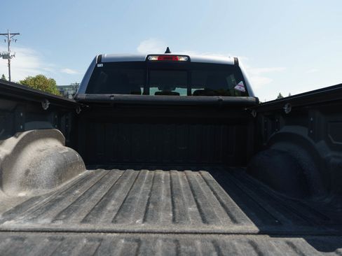 Used 2020 RAM 1500 Laramie AWD/4WD image 9