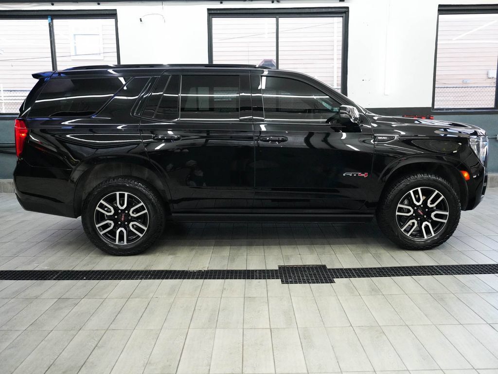Used 2023 GMC Yukon AT4 AWD/4WD image 5