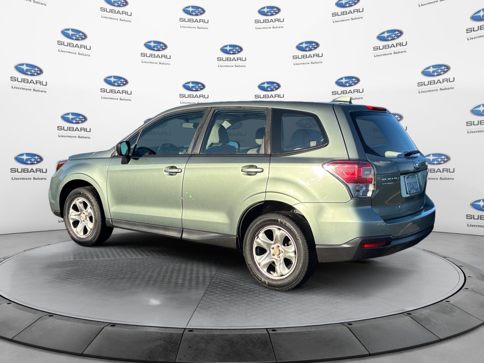 Used 2017 Subaru Forester 2.5i AWD/4WD image 5