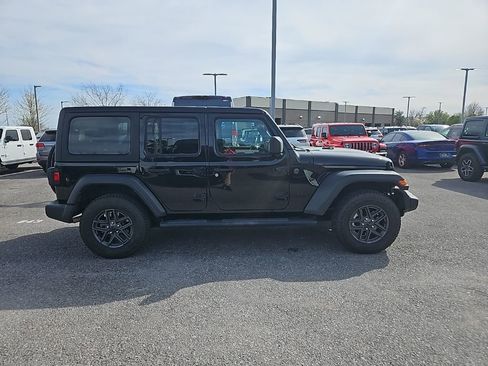 Used 2024 Jeep Wrangler Sport S image 8