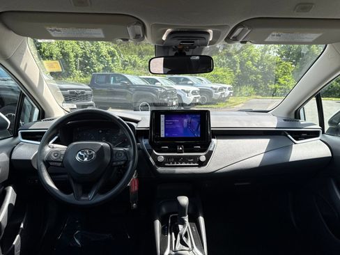 Used 2025 Toyota Corolla LE FWD image 13