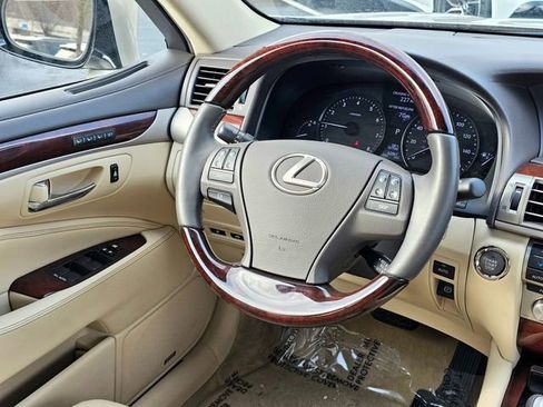 Used 2014 Lexus LS 460 image 30
