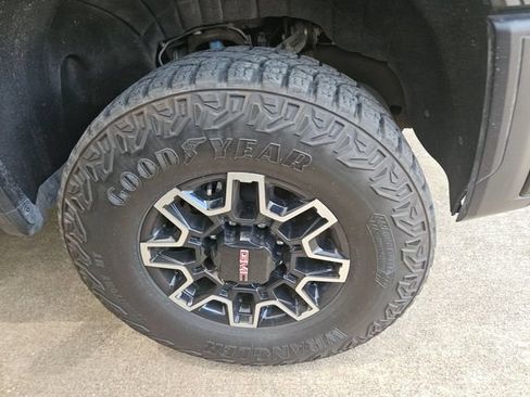 Used 2024 GMC Sierra 2500 AT4X AWD/4WD image 4