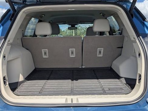 Used 2024 GMC Terrain Denali image 15