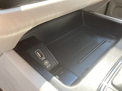 Used 2019 Kia Sedona EX image 27