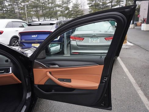 Used 2023 BMW 540i xDrive w/ Premium Package image 30