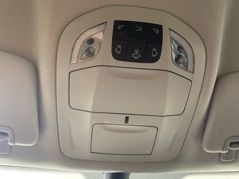 Used 2023 Chrysler Voyager LX FWD image 34