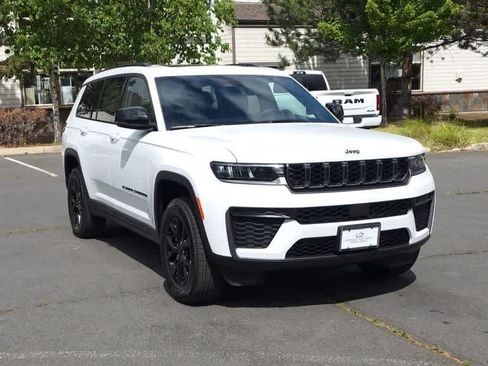New 2026 Jeep Grand Cherokee L 4WD image 3