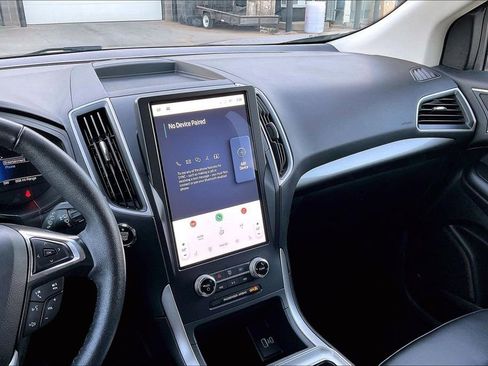 Used 2024 Ford Edge SEL image 6