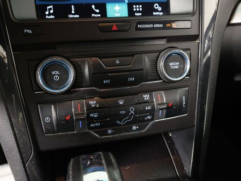 Used 2017 Ford Explorer XLT w/ Equipment Group 202A image 37