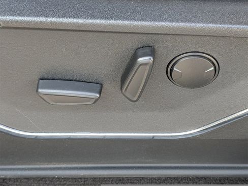 Used 2022 Ford F150 Lariat image 21