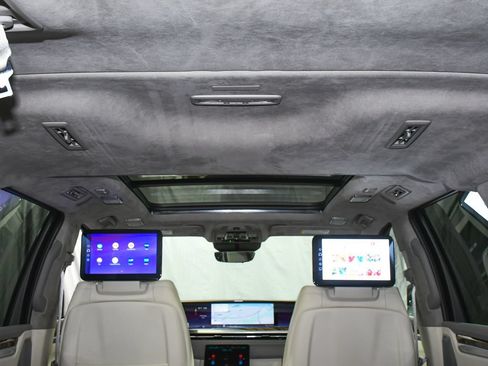 Used 2025 Cadillac Escalade ESV Sport Platinum AWD/4WD image 83