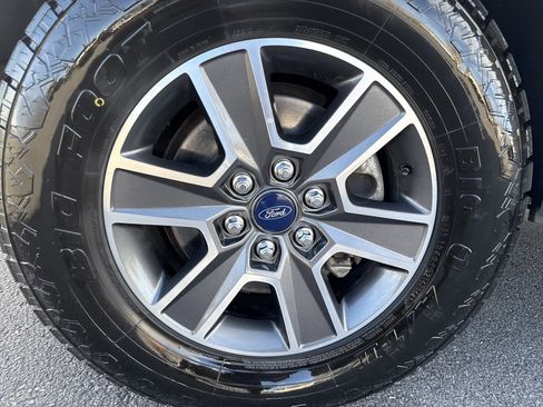 Used 2017 Ford F150 XLT w/ Equipment Group 302A Luxury image 10