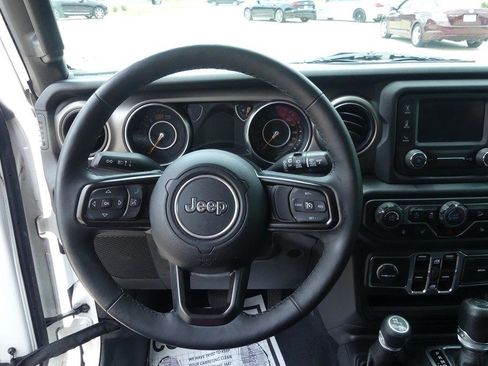 Used 2018 Jeep Wrangler Unlimited Sport S AWD/4WD image 13