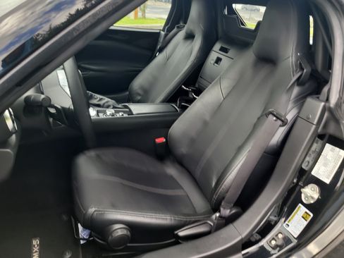 Used 2023 MAZDA MX-5 Miata Grand Touring RWD image 16