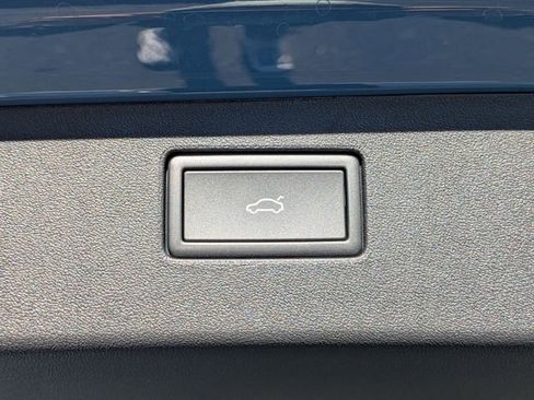 New 2026 Volkswagen Tiguan SE image 30