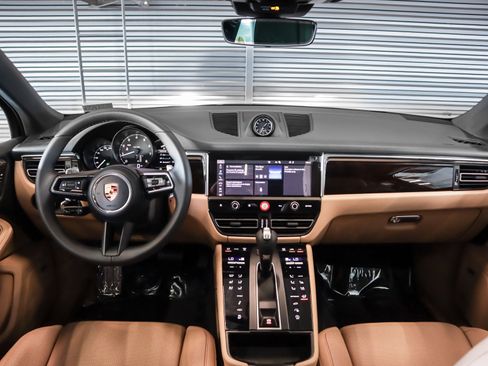 New 2026 Porsche Macan image 14