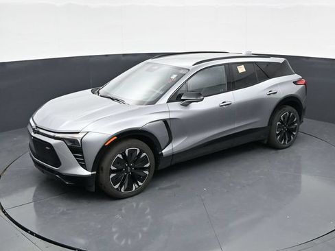 Used 2024 Chevrolet Blazer EV RS AWD/4WD image 31