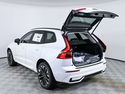 New 2026 Volvo XC60 B5 Ultra w/ Protection Package Premier AWD/4WD image 32