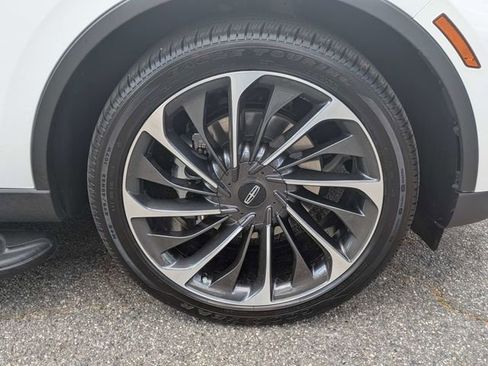 Certified 2025 Lincoln Aviator Reserve RWD image 13