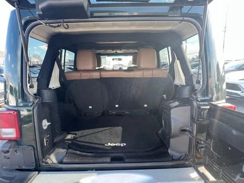 Used 2011 Jeep Wrangler Unlimited Sahara w/ Dual Top Group AWD/4WD image 8