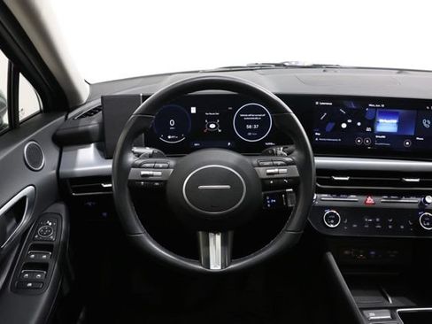 Certified 2024 Hyundai Sonata SEL w/ Convenience Package FWD image 11