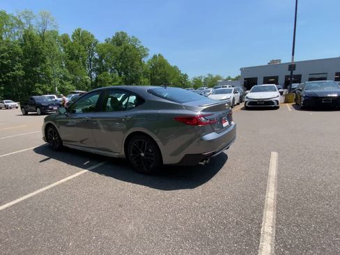 Used 2026 Toyota Camry SE w/ Convenience Package FWD image 9