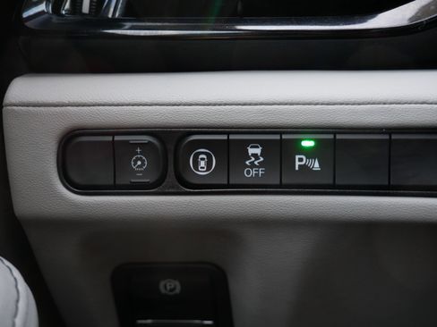 Used 2023 Acura MDX SH-AWD w/ Technology Package image 26