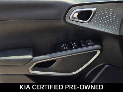 Certified 2025 Kia Soul LX w/ LX Technology Package FWD image 17