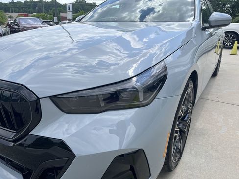 New 2026 BMW 530i xDrive w/ M Sport Package AWD/4WD image 11