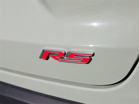 Certified 2024 Chevrolet Trax RS w/ Sunroof Package image 9