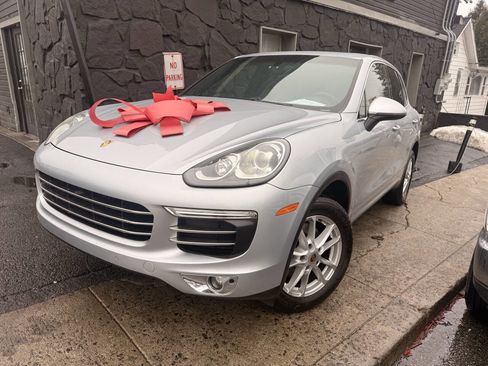 Used 2016 Porsche Cayenne image 2