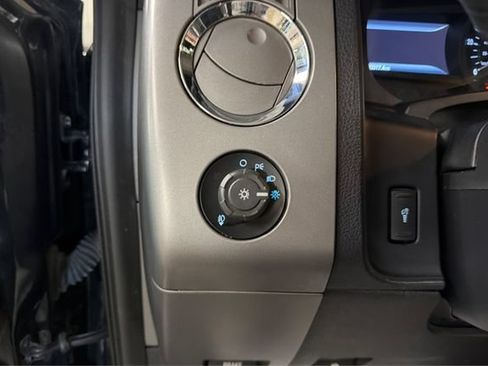 Used 2015 Ford Expedition Max Platinum AWD/4WD image 17